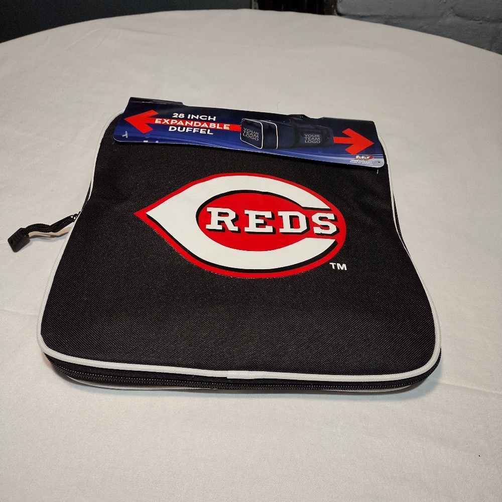 Official Cincinnati Reds Steal Baseball 28" Expandable Duffel Bag - Picture 1 of 12